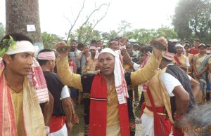 কবি ইছমাইল হোছেইনৰ কবিতাত প্ৰতীকৰ ব্যৱহাৰ কবি ইছমাইল হোছেইনৰ কবিতাত প্ৰতীকৰ ব্যৱহাৰ